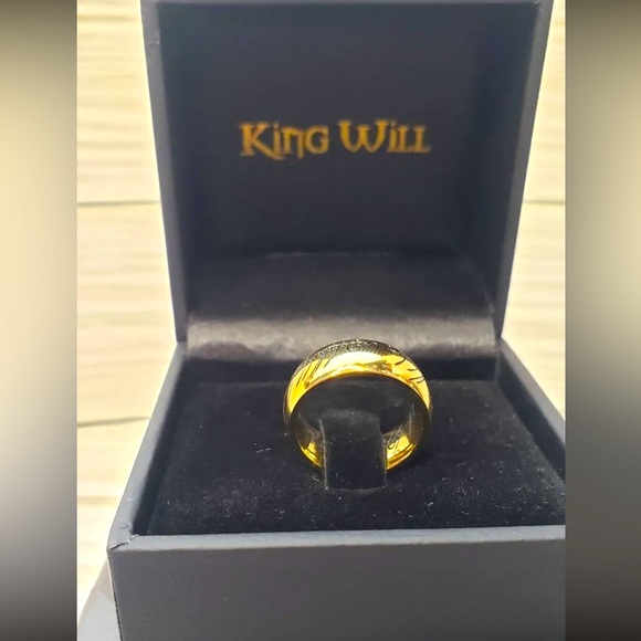 💍 King Will Men’s Wedding Band - Picture 6 of 11